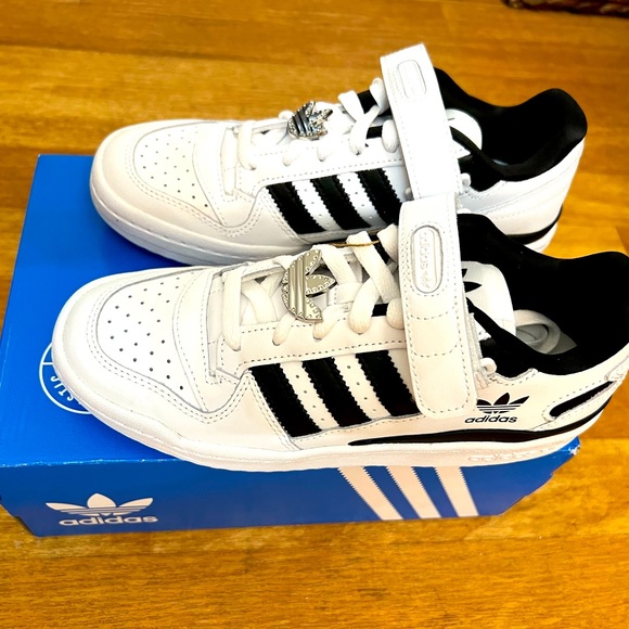 Original Adidas Forum Low - Picture 2 of 3